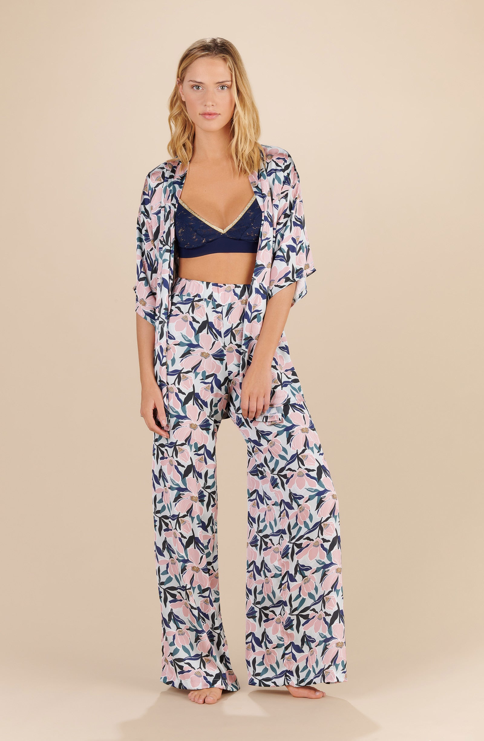 pain-de-sucre-delila-kimono-en-satin-imprim-magnolia image 7