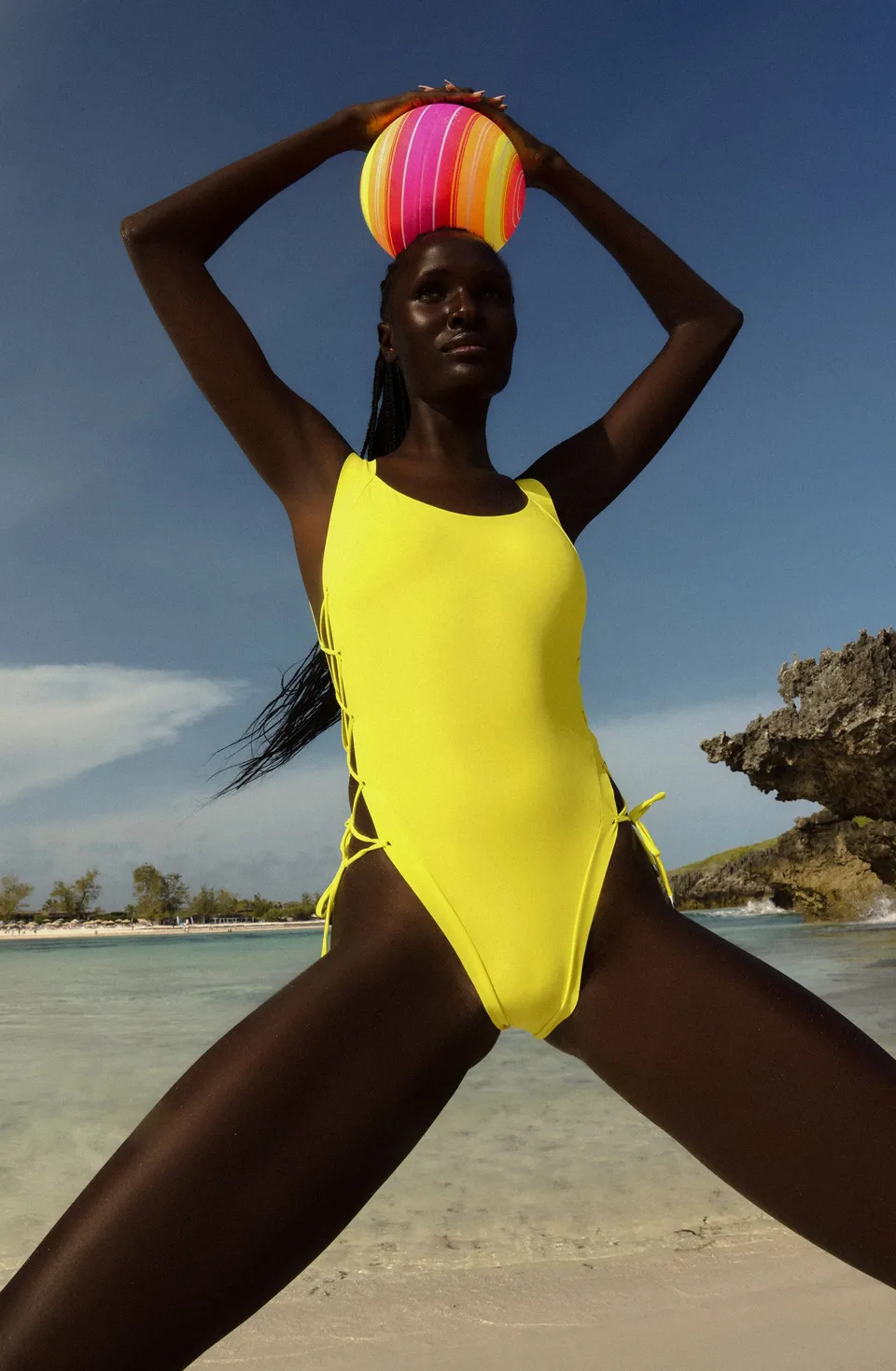 pain-de-sucre-bonco-maillot-une-pi-ce-nageur-lac-c-t-s-citron image 1