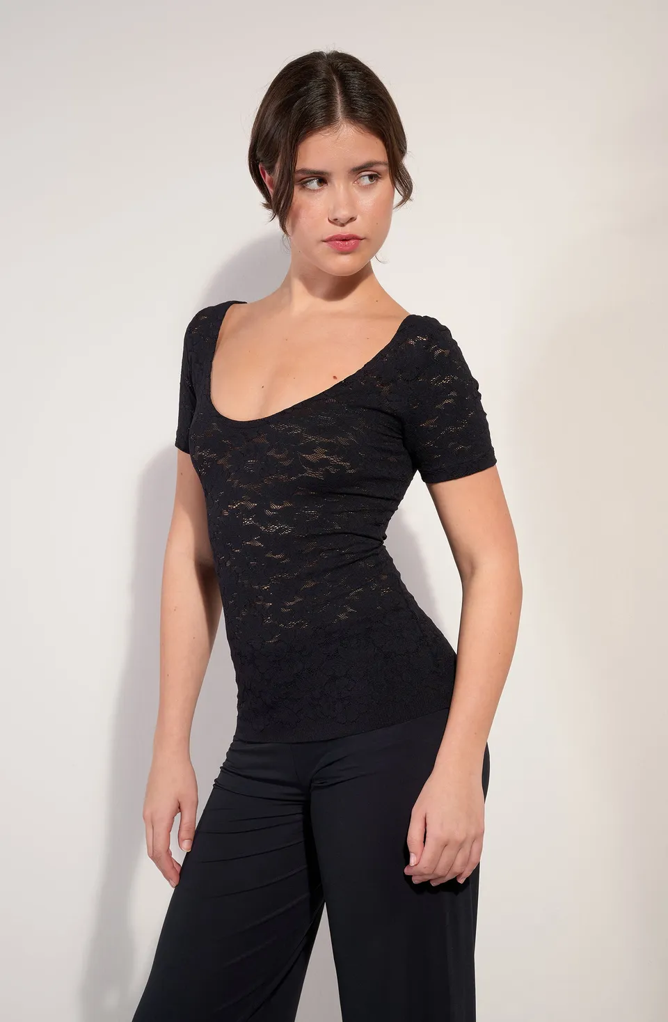 pain-de-sucre-yann-tee-shirt-en-r-sille-dentelle-stretch-noir image 1