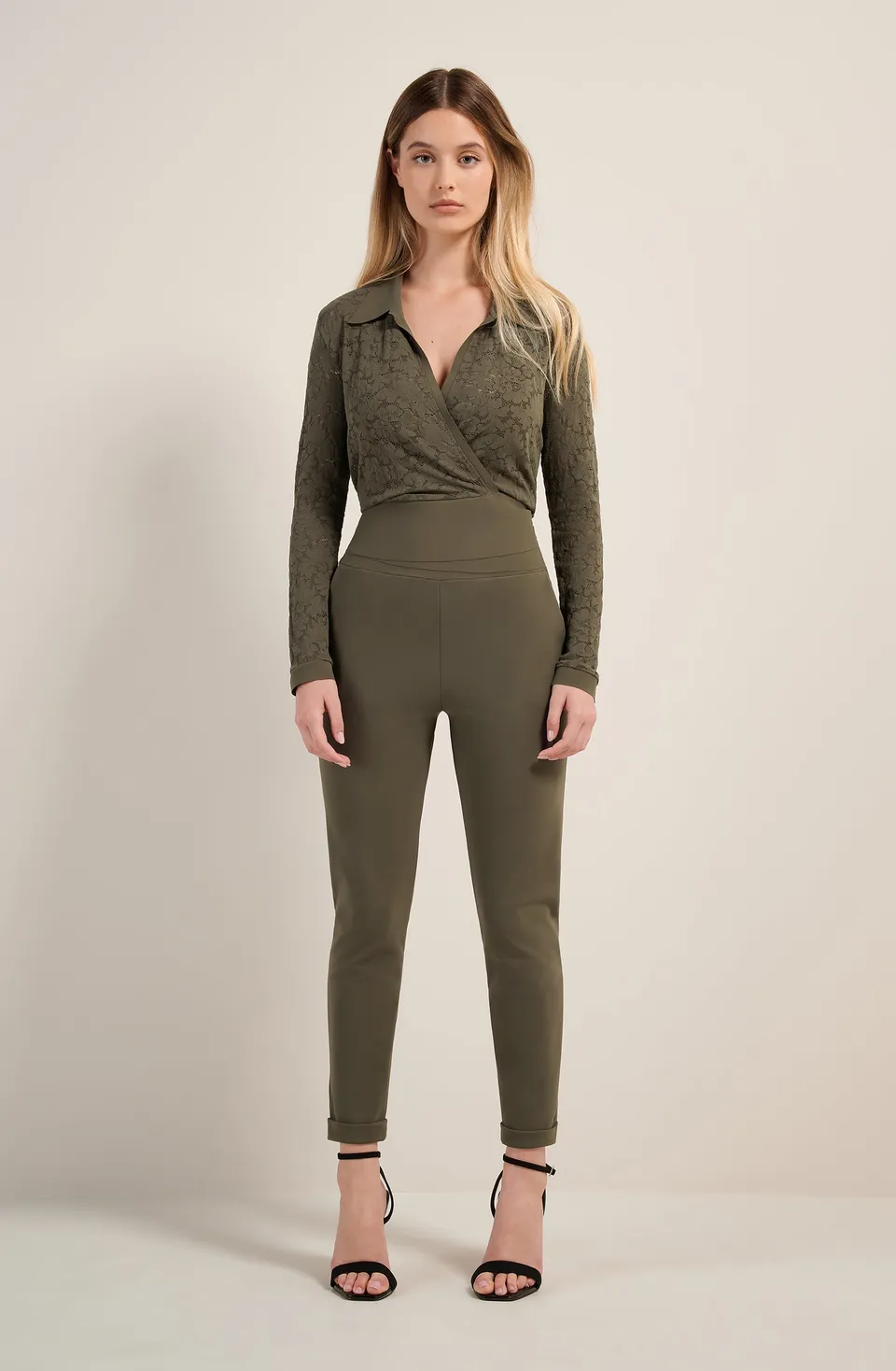 pain-de-sucre-jazzi-pantalon-slim-taille-haute-bonded-lichen image 1