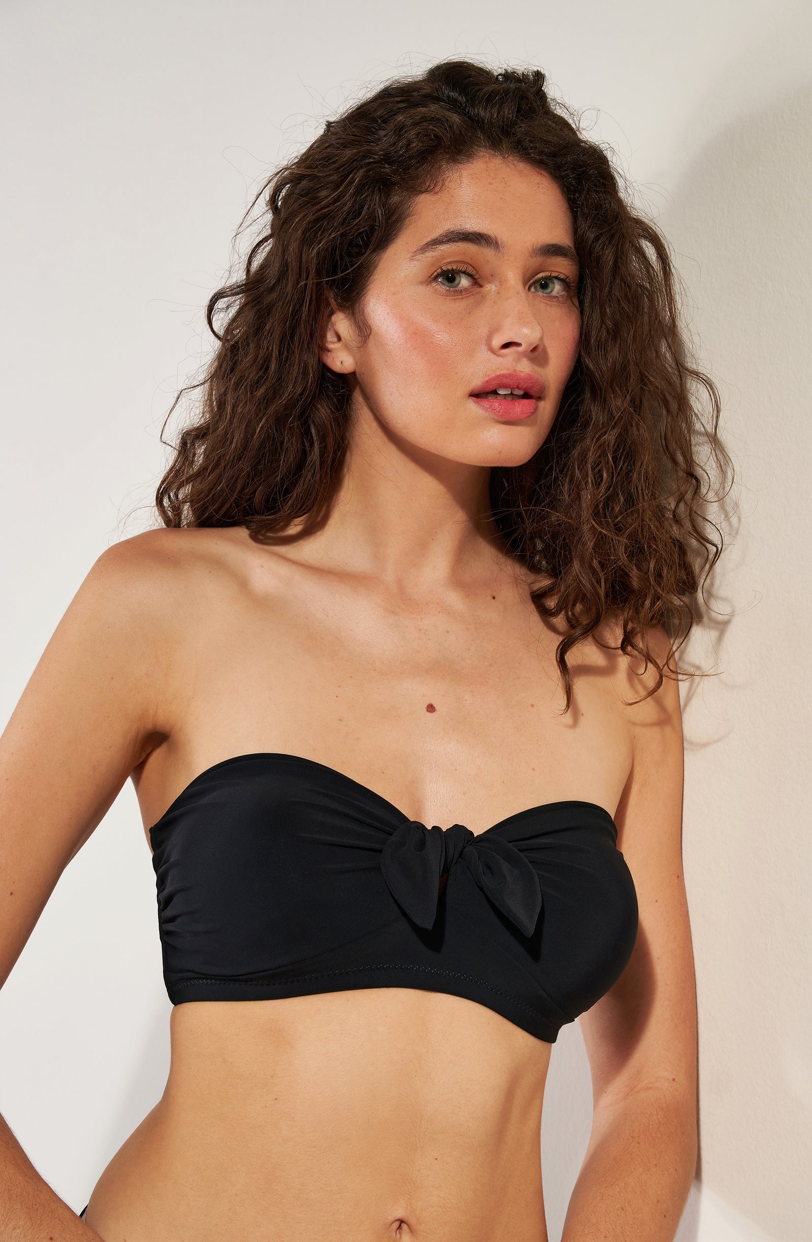 pain-de-sucre-bahiu-haut-bandeau-bustier-noir-coques image 1