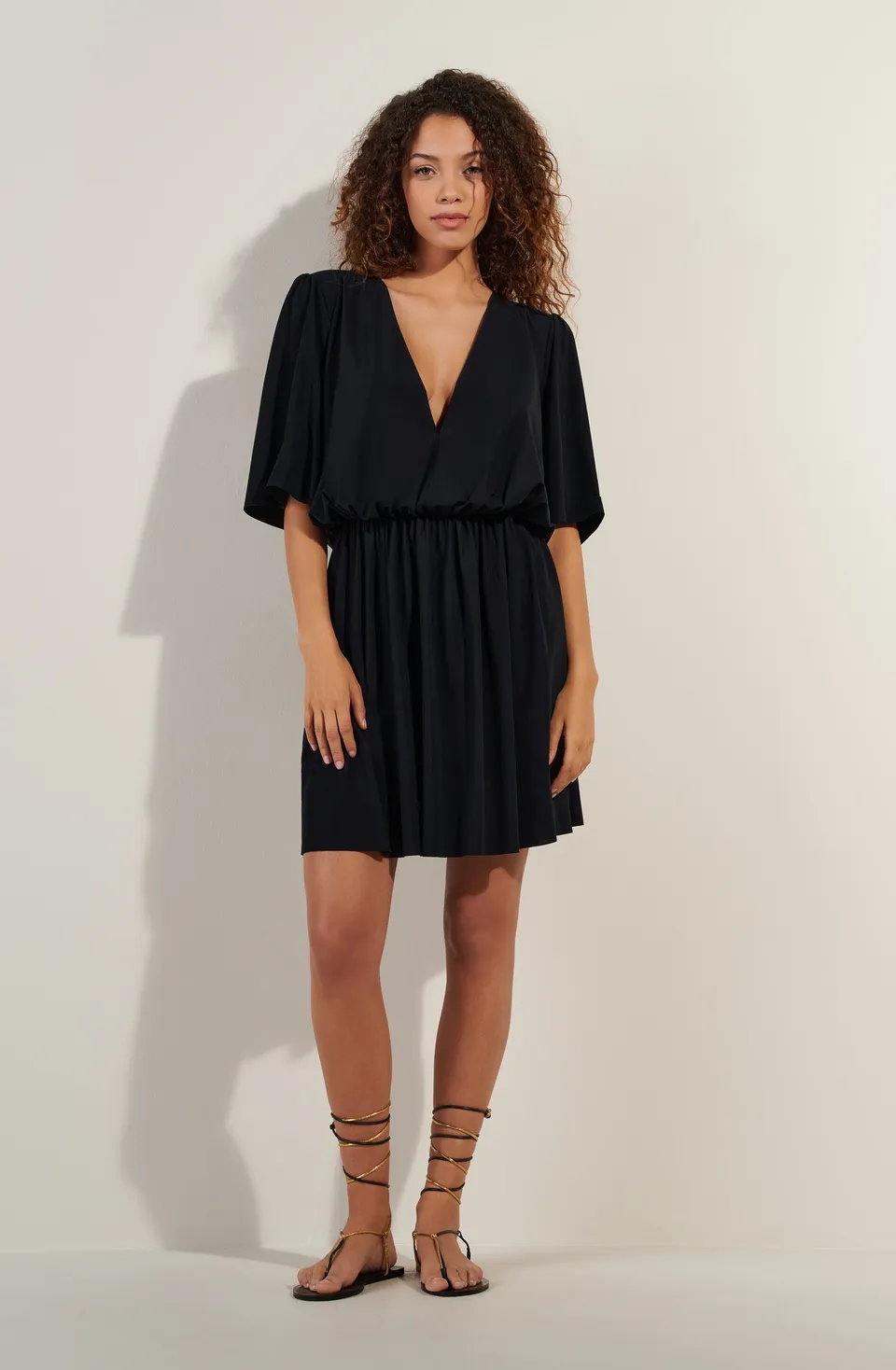 pain-de-sucre-docci-robe-vas-e-courte-noire image 1