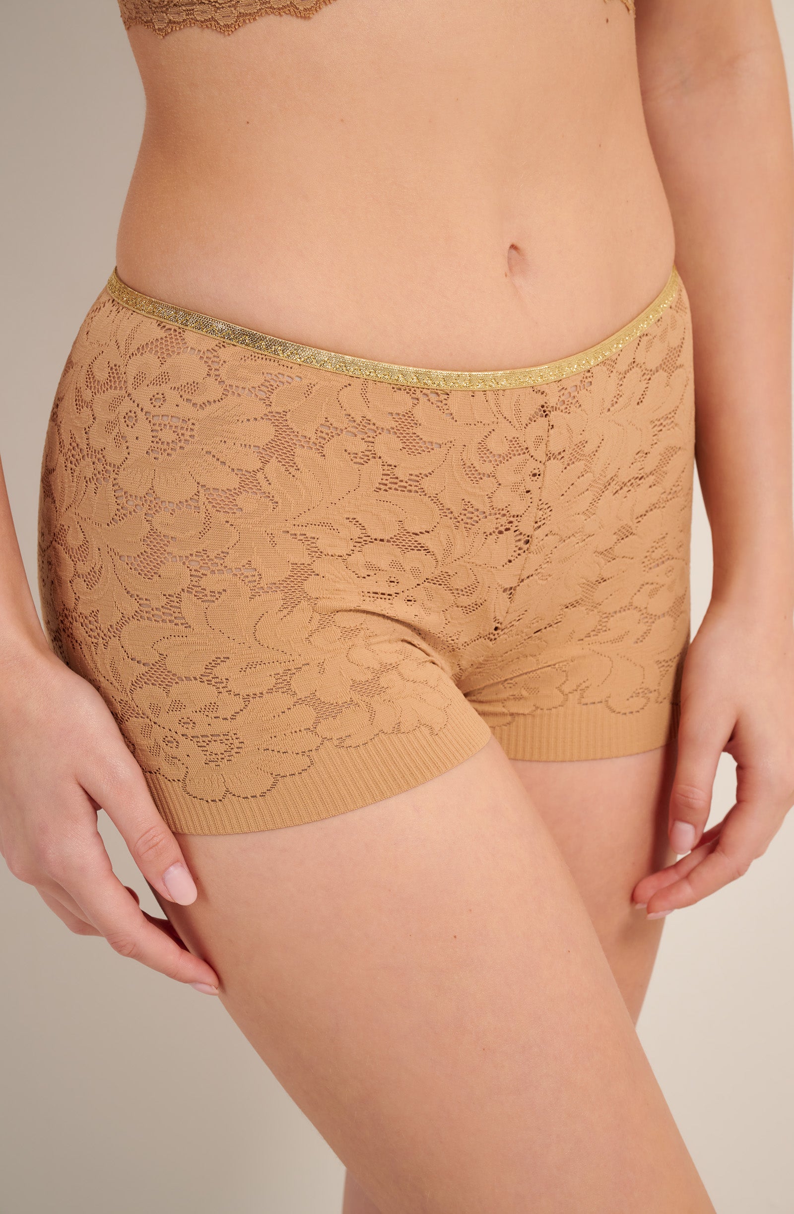 pain-de-sucre-dylan-2d-shorty-taille-haute-dentelle-biscuit image 4