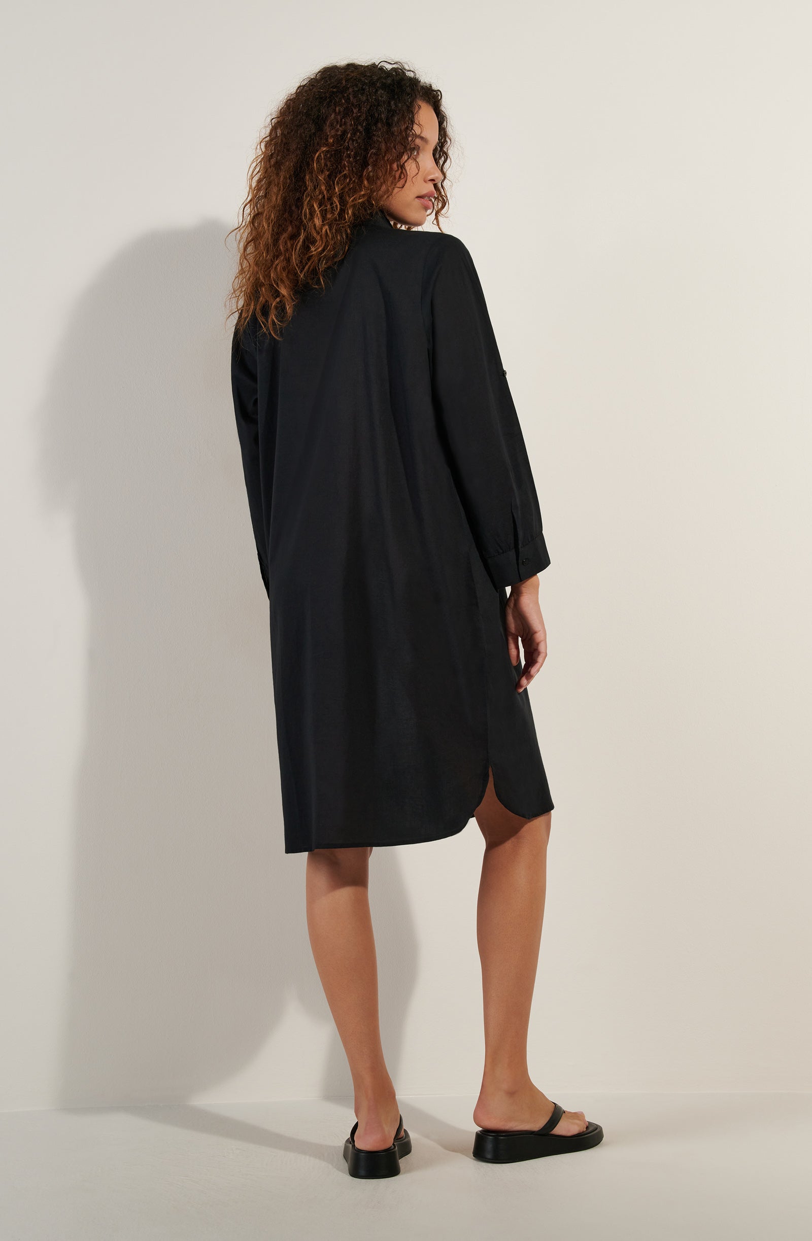 pain-de-sucre-cassandre-robe-chemise-noir image 4