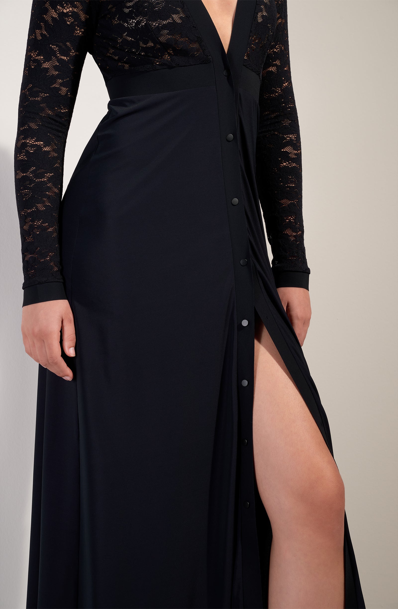 pain-de-sucre-rokyia-robe-longue-noire-en-dentelle-fran-aise image 7