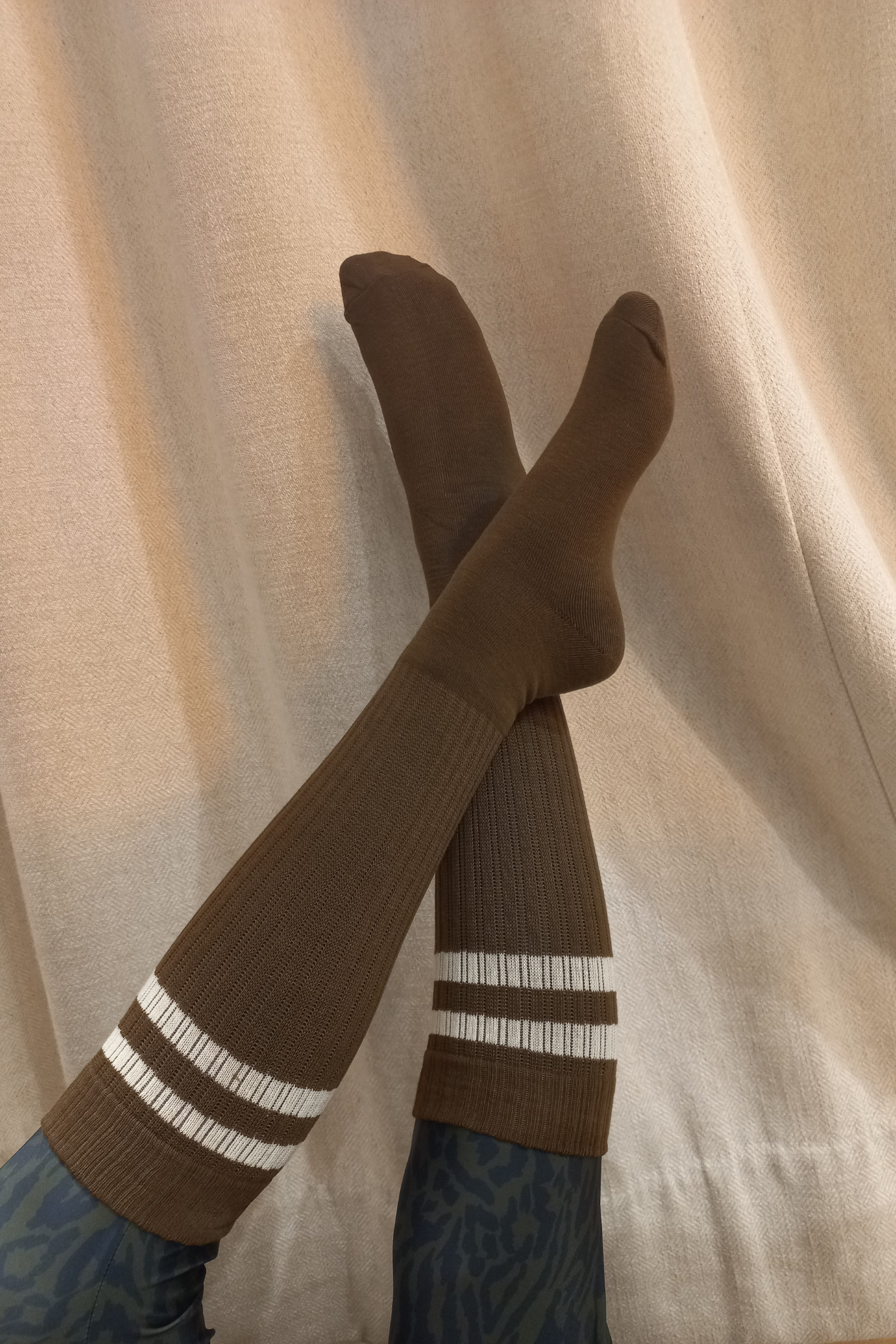 luz-collections-chaussettes-marron-ray-es-blanches image 3