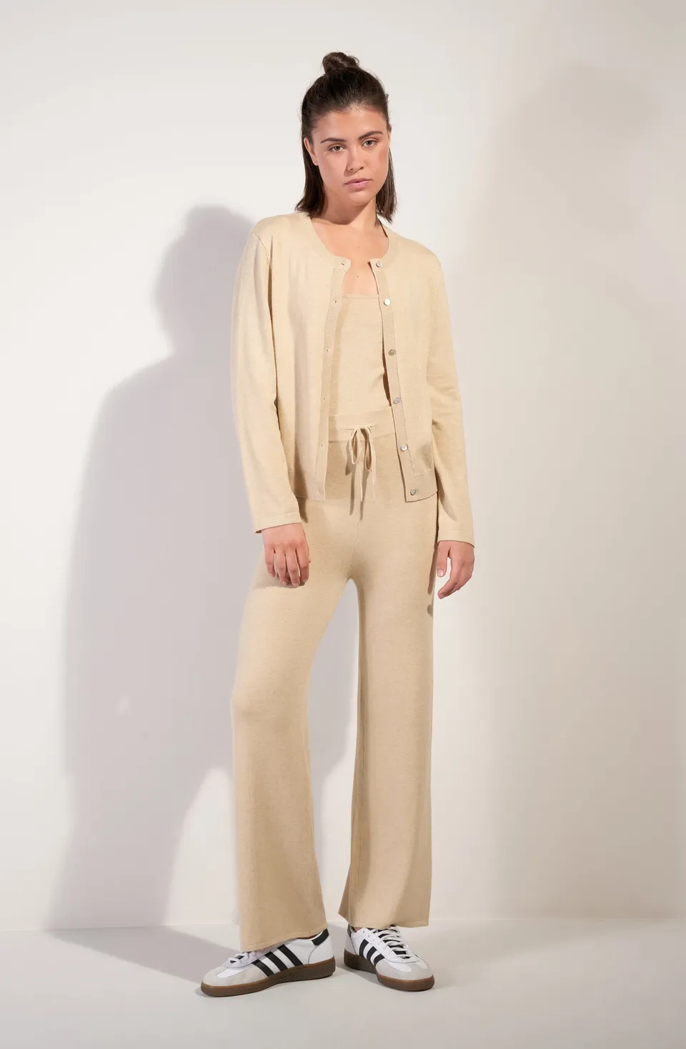 pain-de-sucre-panam-pantalon-droit-en-maille-lien-la-taille-sable image 1