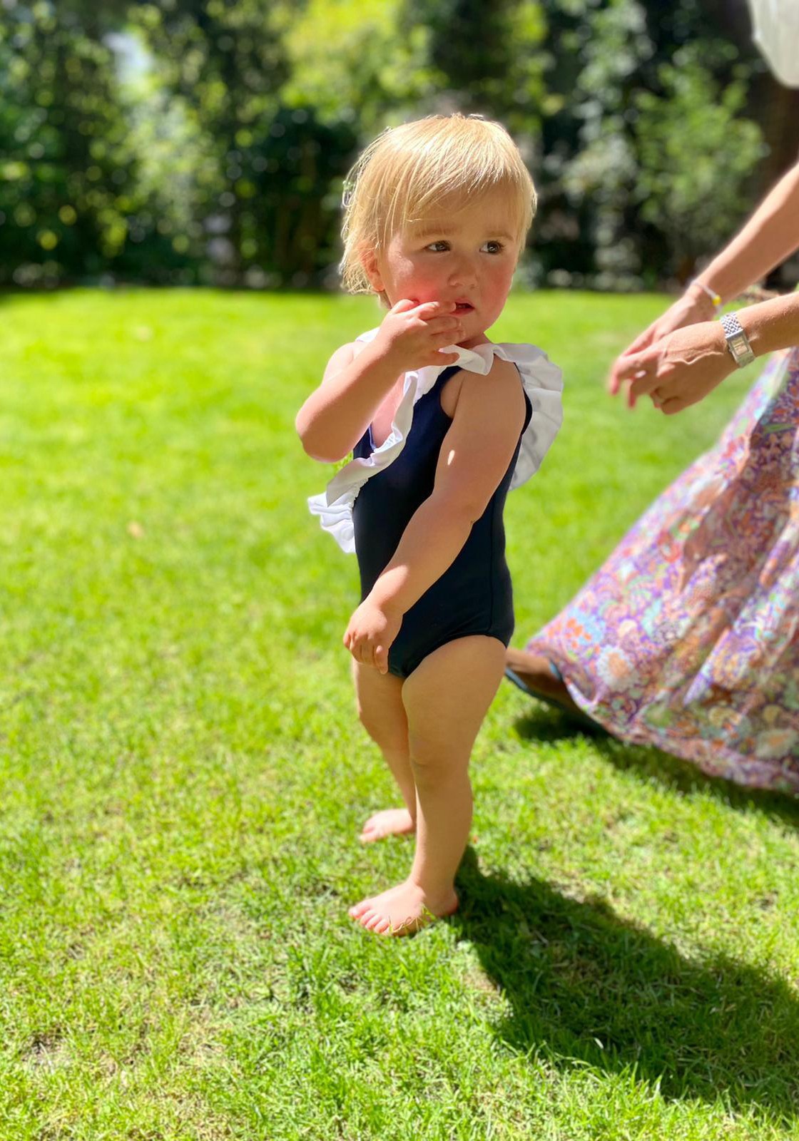 luz-collections-julia-bleu-marine-blanc-maillot-une-pi-ce-enfant-upf-50-volants image 5