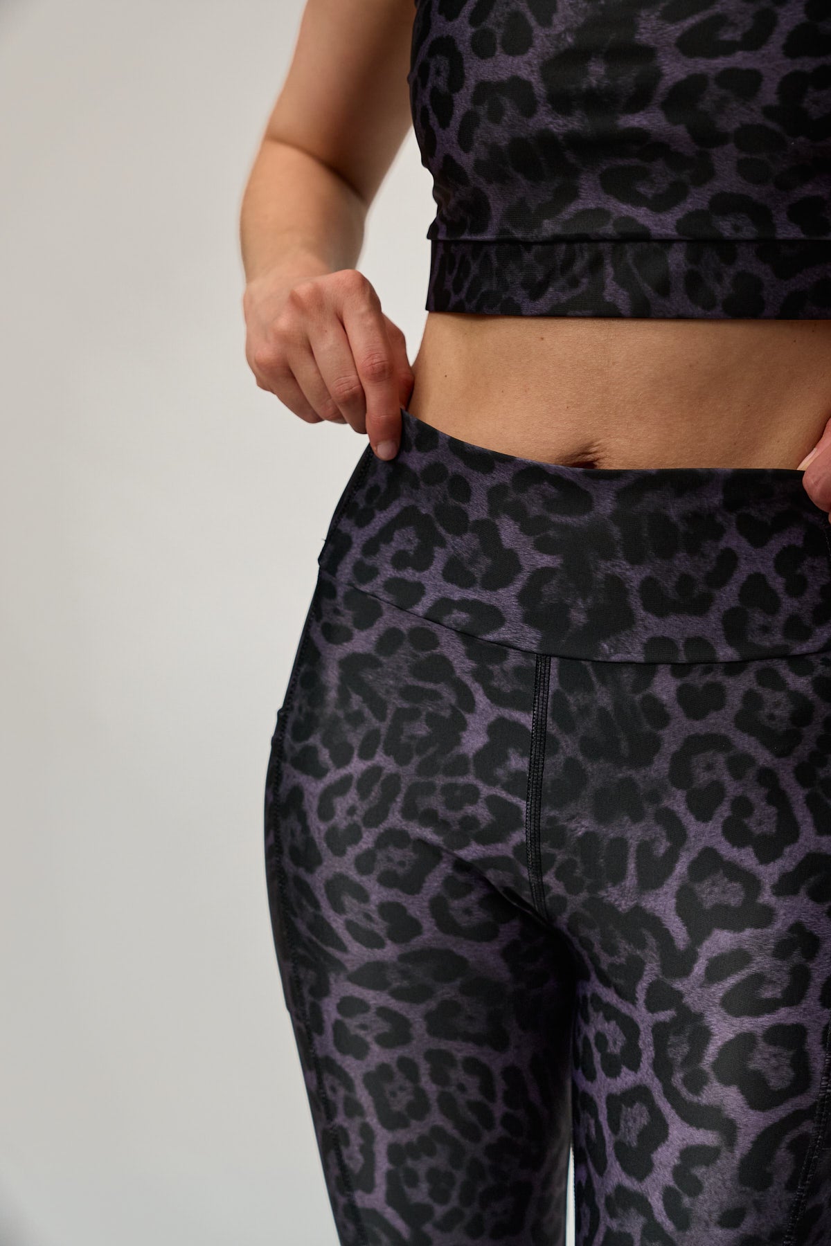 luz-collections-legging-lou-panth-re-violet-legging-7-8-taille-gainante-avec-poc image 2