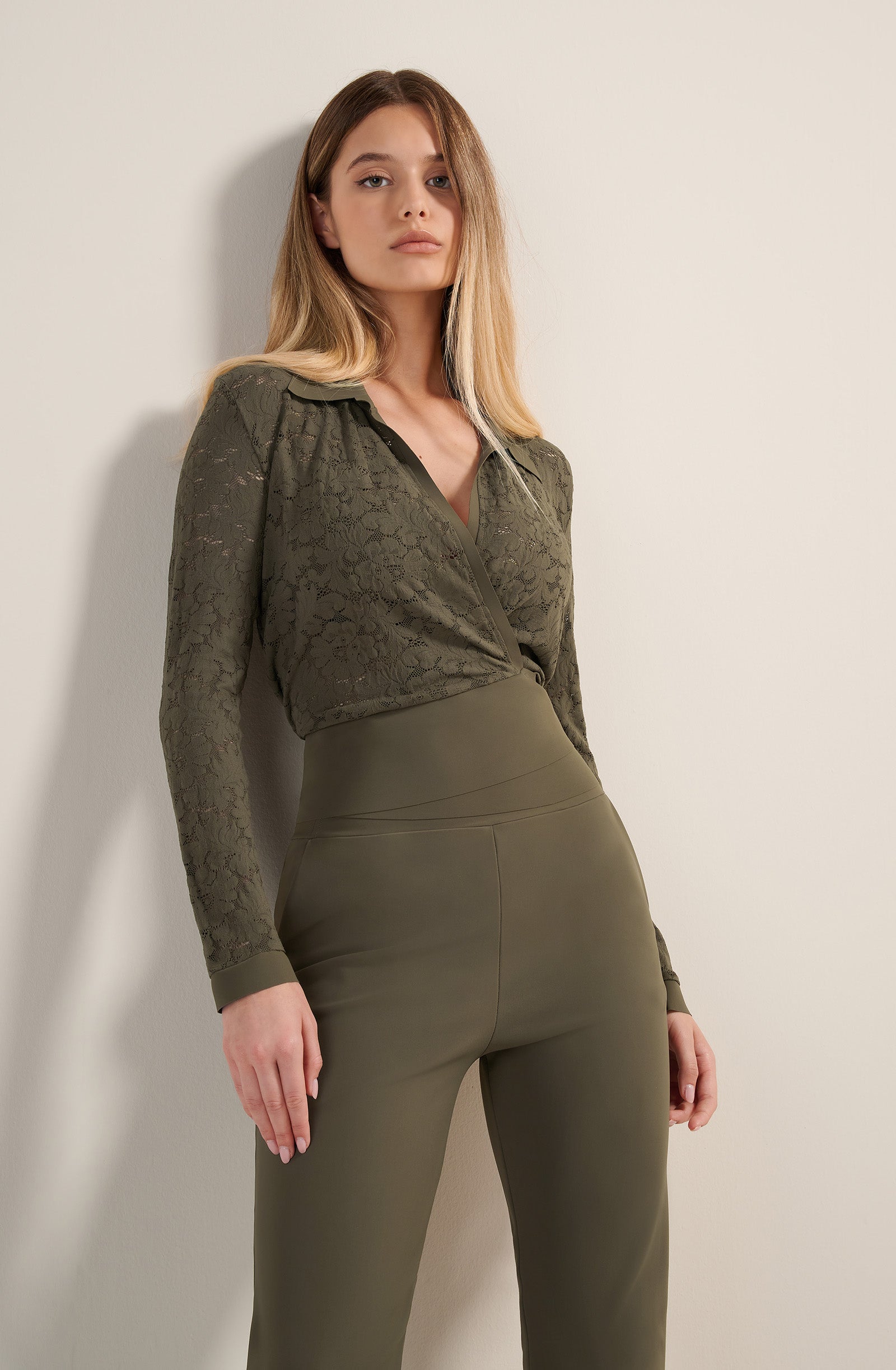 pain-de-sucre-jazzi-pantalon-slim-taille-haute-bonded-lichen image 4