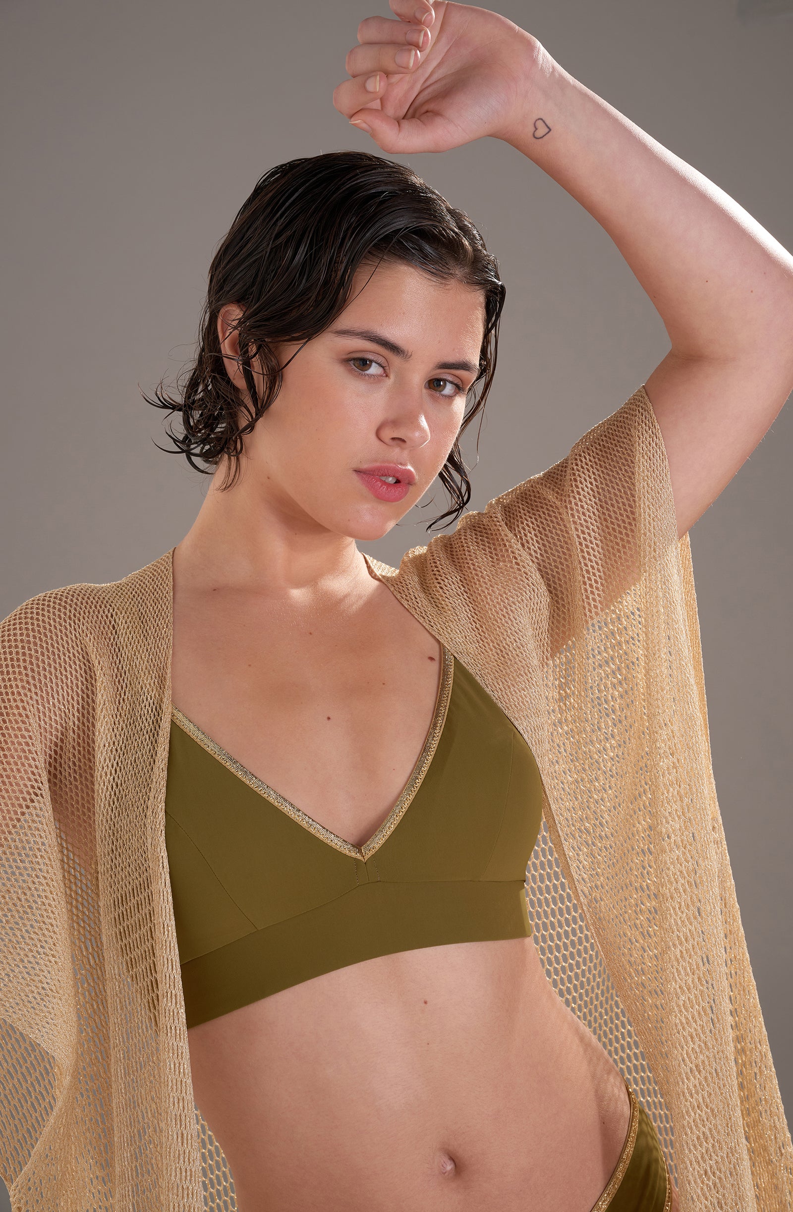 pain-de-sucre-vita-veste-kimono-franges-en-maille-filet-scintillante-jaune image 5